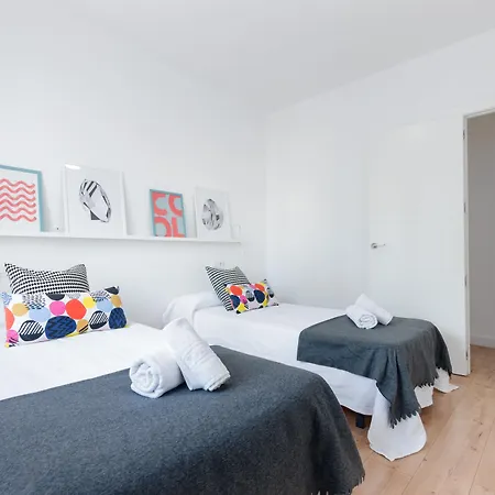 Yourhouse Port 3*